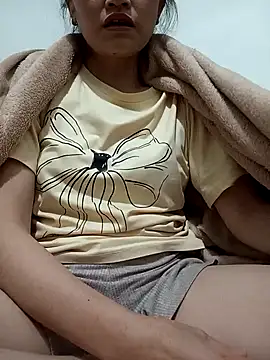 yumyum112 online show from March 14, 2026, 1:50 pm