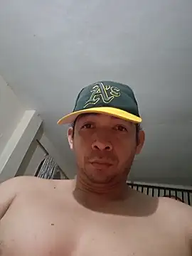 paladito01 online show from May 5, 2026, 4:04 am