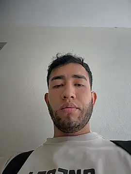 Snapshot of liam_bronw chatting on July 28, 2026, 10:20 pm liam bronw online show from July 28, 2026, 10:20 pm