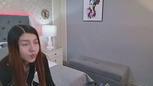 VioletFroost online show from February 7, 2026, 7:22 pm