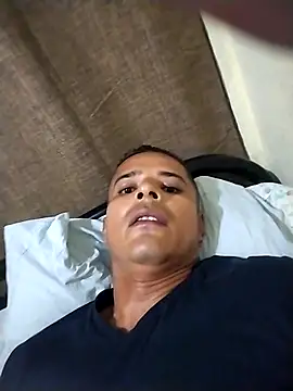 Snapshot of Gracho_25 chatting on March 18, 2026, 2:37 am Gracho 25 online show from March 18, 2026, 2:37 am