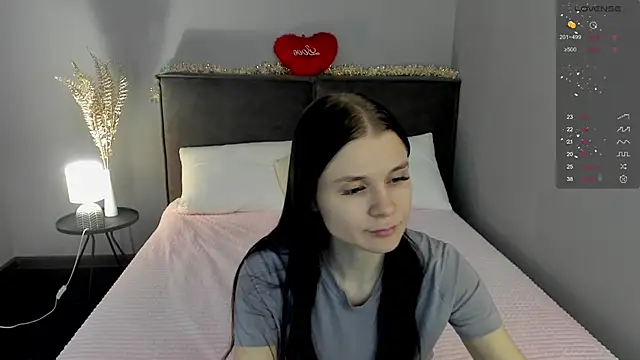 SkinyJoys online show from March 13, 2026, 2:05 am