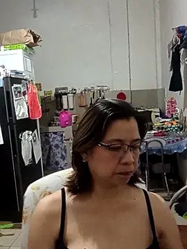 Snapshot of Olivia_74 chatting on February 13, 2026, 3:34 pm Olivia 74 online show from February 13, 2026, 3:34 pm