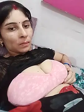 Snapshot of Hot_ree85 chatting on May 22, 2026, 2:26 pm Hot ree85 online show from May 22, 2026, 2:26 pm