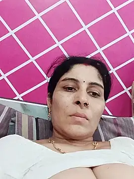 Snapshot of Hot_ree85 chatting on June 17, 2026, 4:23 am Hot ree85 online show from June 17, 2026, 4:23 am