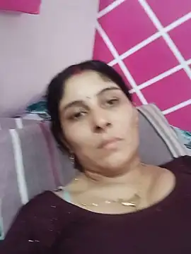 Snapshot of Hot_ree85 chatting on May 23, 2026, 12:26 pm Hot ree85 online show from May 23, 2026, 12:26 pm