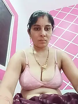 Snapshot of Hot_ree85 chatting on June 20, 2026, 10:53 am Hot ree85 online show from June 20, 2026, 10:53 am
