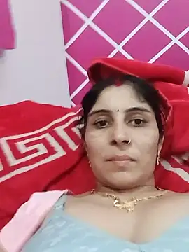 Snapshot of Hot_ree85 chatting on June 2, 2026, 2:50 pm Hot ree85 online show from June 2, 2026, 2:50 pm