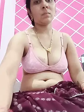 Snapshot of Hot_ree85 chatting on June 14, 2026, 4:57 am Hot ree85 online show from June 14, 2026, 4:57 am