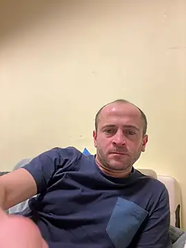 Snapshot of Majestik1 chatting on February 6, 2026, 12:12 pm Majestik1 online show from February 6, 2026, 12:12 pm