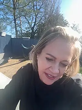 Snapshot of Milfshake227 chatting on April 6, 2026, 3:46 pm Milfshake227 online show from April 6, 2026, 3:46 pm