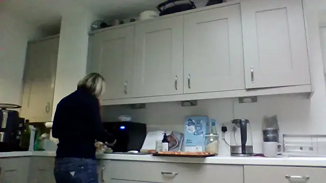 Snapshot of Milfshake227 chatting on March 8, 2026, 5:27 pm Milfshake227 online show from March 8, 2026, 5:27 pm