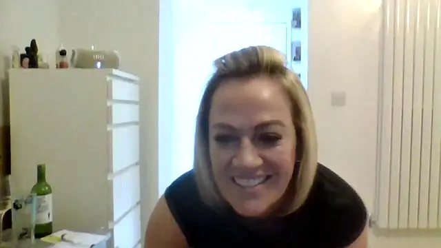 Milfshake227 online show from March 6, 2026, 10:49 pm