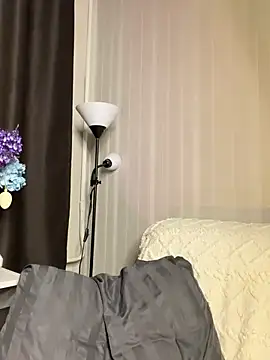 Snapshot of SkylineBliss chatting on July 23, 2026, 6:15 pm SkylineBliss online show from July 23, 2026, 6:15 pm
