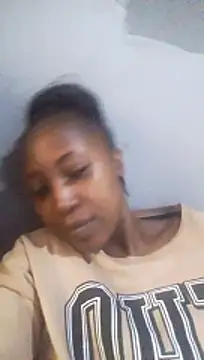 Snapshot of CocoButterxox chatting on April 23, 2026, 1:13 pm CocoButterxox online show from April 23, 2026, 1:13 pm