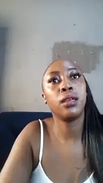 Snapshot of CocoButterxox chatting on April 29, 2026, 11:47 am CocoButterxox online show from April 29, 2026, 11:47 am