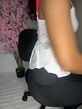 Yasminrosa online show from January 17, 2026, 2:09 pm