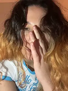 joanaguerreiru online show from February 7, 2026, 11:24 pm