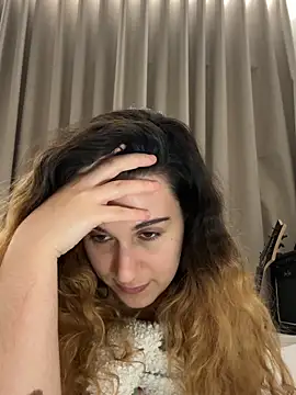 joanaguerreiru online show from March 29, 2026, 12:01 am