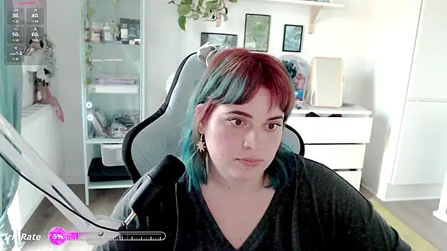 Snapshot of YourPrettyHazel chatting on July 14, 2026, 7:09 pm YourPrettyHazel online show from July 14, 2026, 7:09 pm