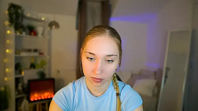 Snapshot of MilaBunny2000 chatting on February 27, 2026, 9:53 am MilaBunny2000 online show from February 27, 2026, 9:53 am