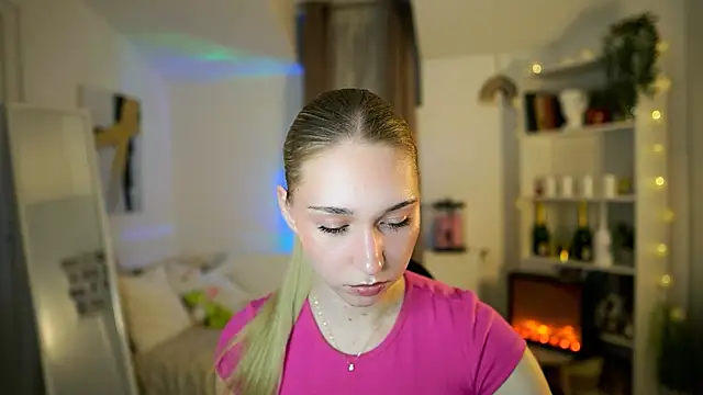 Snapshot of MilaBunny2000 chatting on March 15, 2026, 2:57 pm MilaBunny2000 online show from March 15, 2026, 2:57 pm