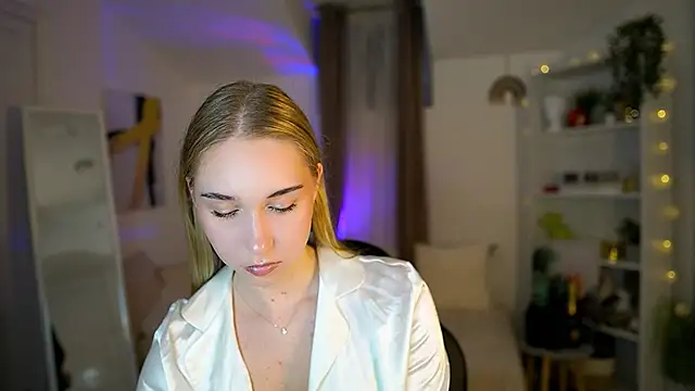 Snapshot of MilaBunny2000 chatting on February 5, 2026, 2:35 pm MilaBunny2000 online show from February 5, 2026, 2:35 pm