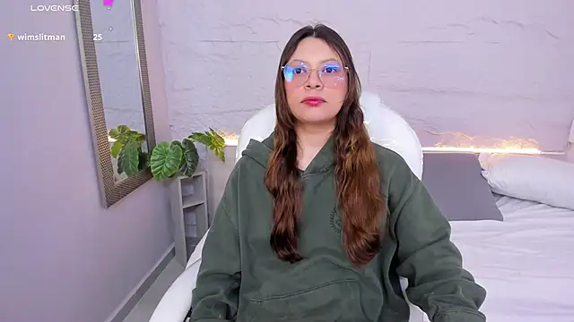 lanna 18  online show from April 23, 2026, 12:29 pm