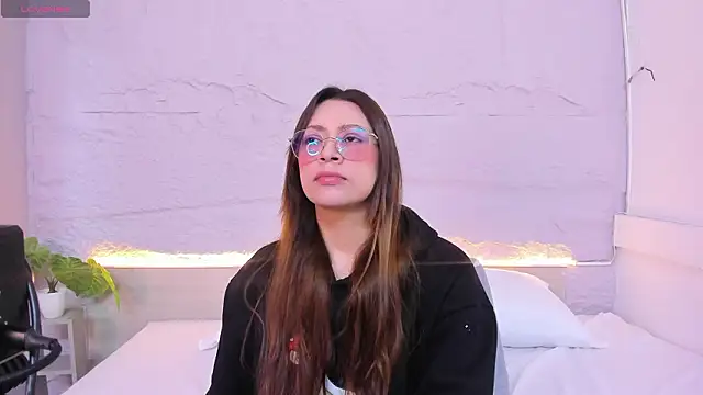 lanna 18  online show from January 15, 2026, 11:46 am