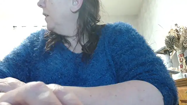 xmyriamx online show from January 9, 2026, 5:42 pm