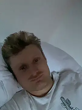 Fitlover1994 online show from January 13, 2026, 4:00 pm