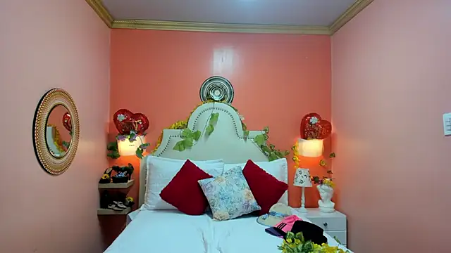 Dalila Najjar  online show from May 4, 2026, 2:53 pm