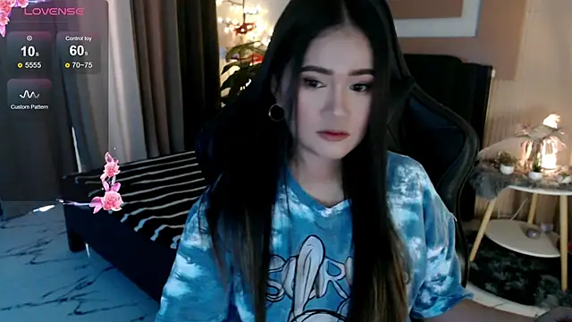 Snapshot of simplykhate chatting on May 23, 2026, 3:27 am simplykhate online show from May 23, 2026, 3:27 am