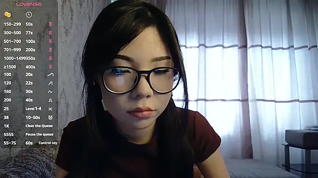 AprilOnilll online show from March 7, 2026, 5:36 am