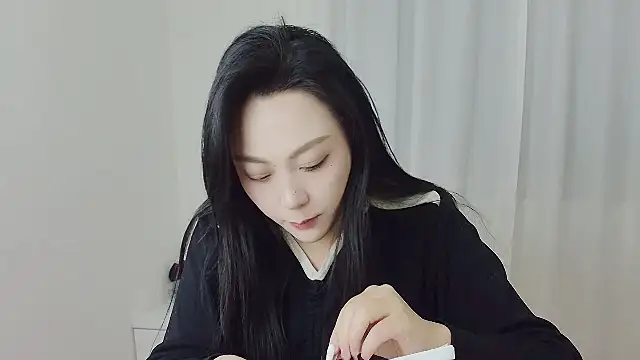 lizhibingniang online show from February 3, 2026, 11:48 am