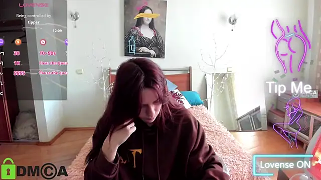Lily Viola online show from April 28, 2026, 7:57 am