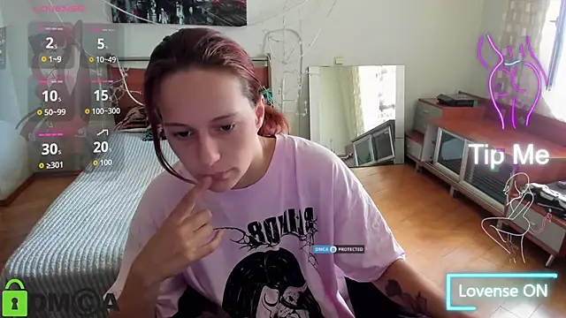 Snapshot of Lily_Viola chatting on July 14, 2026, 7:35 am Lily Viola online show from July 14, 2026, 7:35 am