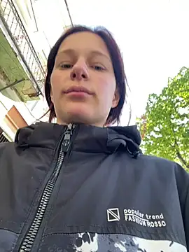 Lily Viola online show from April 22, 2026, 6:09 am