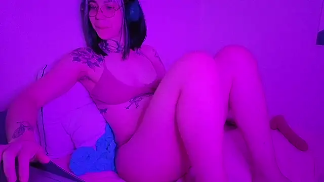 Snapshot of Dirty_Pink chatting on July 16, 2026, 8:39 pm Dirty Pink online show from July 16, 2026, 8:39 pm