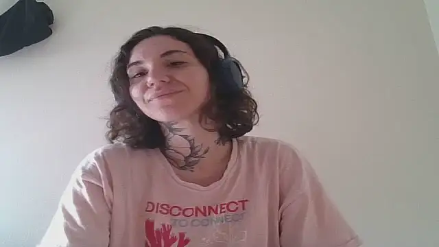 Dirty Pink online show from April 22, 2026, 8:54 am