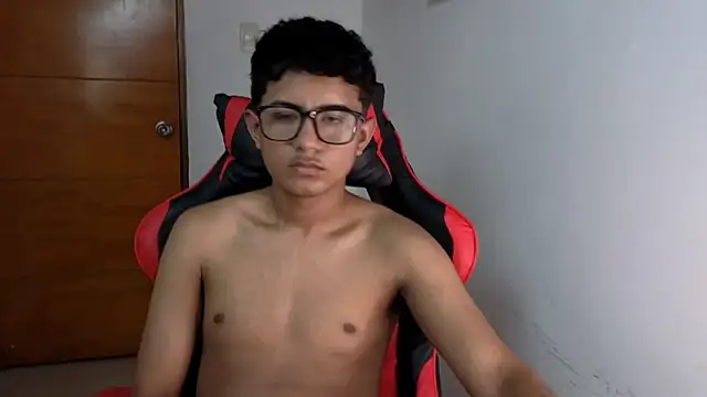 Snapshot of Alluringangel23 chatting on March 17, 2026, 11:19 pm Alluringangel23 online show from March 17, 2026, 11:19 pm