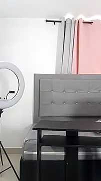 saray reesee online show from March 21, 2026, 8:02 pm