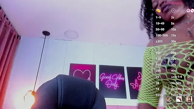 Snapshot of tanisha__lux chatting on July 28, 2026, 4:09 am tanisha lux online show from July 28, 2026, 4:09 am