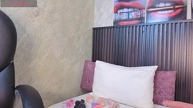 Snapshot of tanisha__lux chatting on May 25, 2026, 3:06 am tanisha lux online show from May 25, 2026, 3:06 am