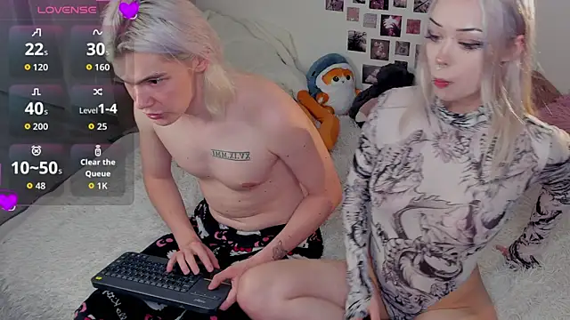 SweetheartsFriends online show from June 17, 2026, 10:19 pm
