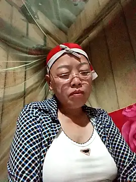 Snapshot of Agnes-baby chatting on April 27, 2026, 2:26 pm Agnes-baby online show from April 27, 2026, 2:26 pm