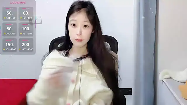 Hanhan-MM online show from February 4, 2026, 10:43 am