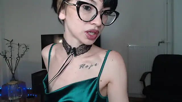 Snapshot of Marley_Queen chatting on June 28, 2026, 9:04 am Marley Queen online show from June 28, 2026, 9:04 am