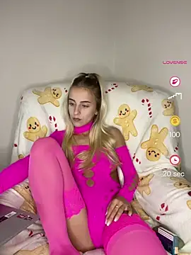 Snapshot of RahellaBlonde1 chatting on May 13, 2026, 7:54 pm RahellaBlonde1 online show from May 13, 2026, 7:54 pm