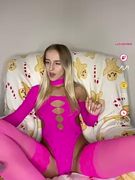 Snapshot of RahellaBlonde1 chatting on May 24, 2026, 7:25 pm RahellaBlonde1 online show from May 24, 2026, 7:25 pm